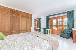 Villa | 3 bedrooms, iron/ironing board - Villa With Private Pool (Palma de Mallorca)