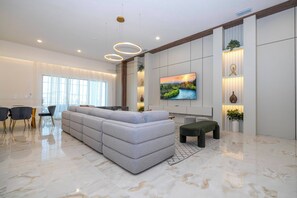 TV, video games - 5812PG-The Best Home and Location Near Disney (Orlando)