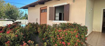 House in Guarajuba, Best Beach, North Coast of Bahia, Gated Community, Oceanfront Azul