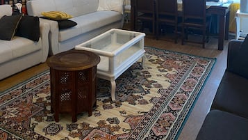 Traditional Triple Room | Living area