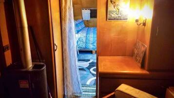 1 bedroom, desk, iron/ironing board, WiFi