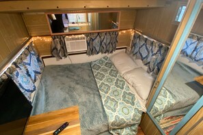 1 chambre, bureau, fer et planche à repasser, Wi-Fi