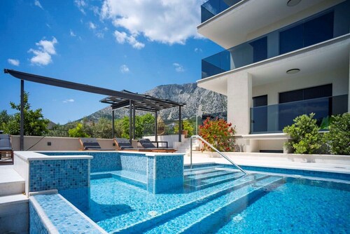 Luxury Apartment Villa MTG - 306