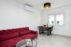 TV - Luxury Apartment Villa MTG - 307 (Orebic)