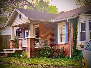 Exterior - Cozy Cabin Style Bungalow House, Durham, NC (Durham)