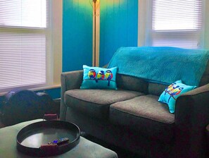 TV - Cozy Cabin Style Bungalow House, Durham, NC (Durham)