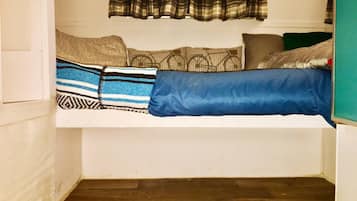 1 bedroom, desk, iron/ironing board, WiFi