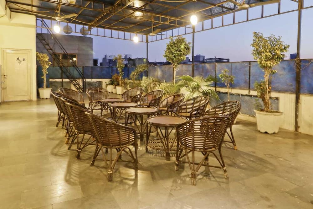 Hotel Holy City