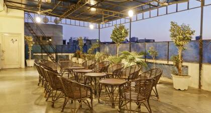 Hotel Holy City