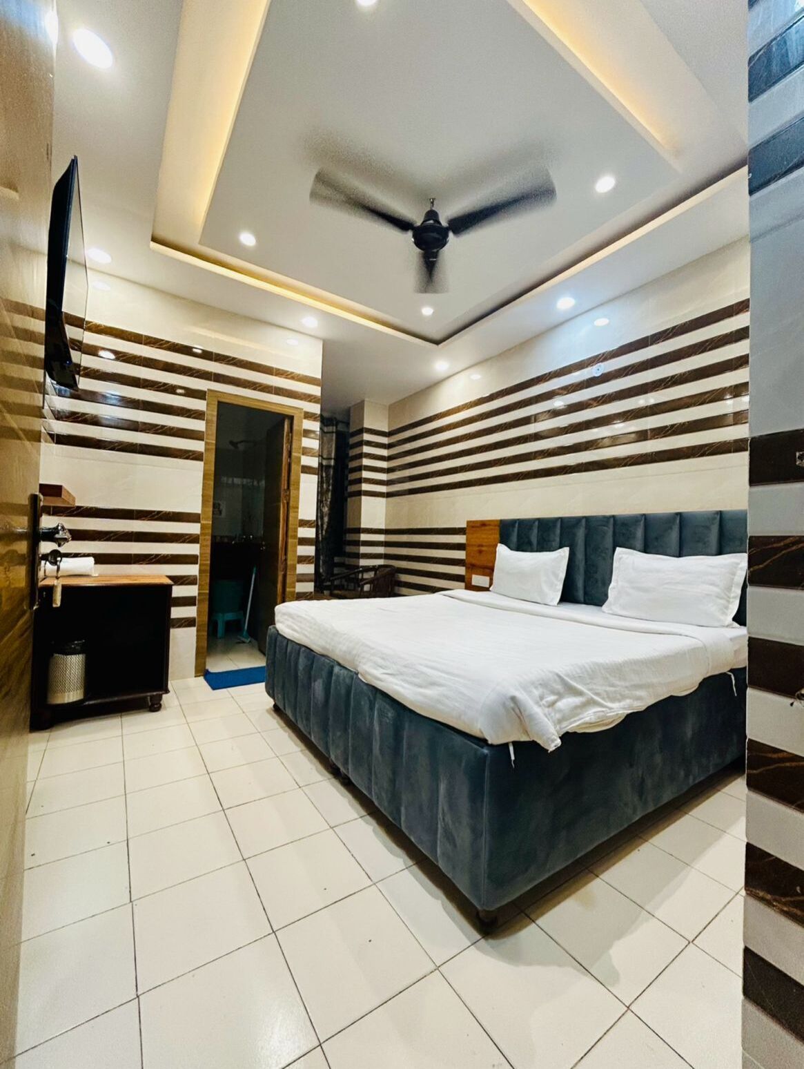 Superior Double Room | Desk, laptop workspace, soundproofing, iron/ironing board