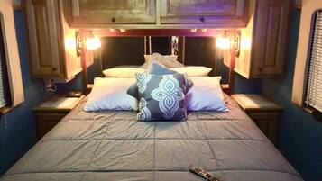 1 bedroom, desk, iron/ironing board, WiFi