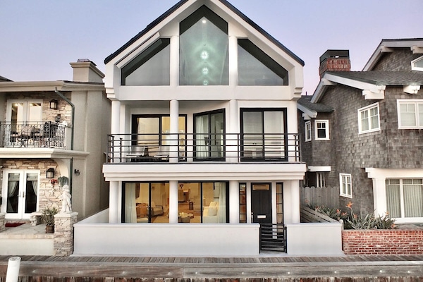 Welcome to Beachfront Estate - LB Peninsula!