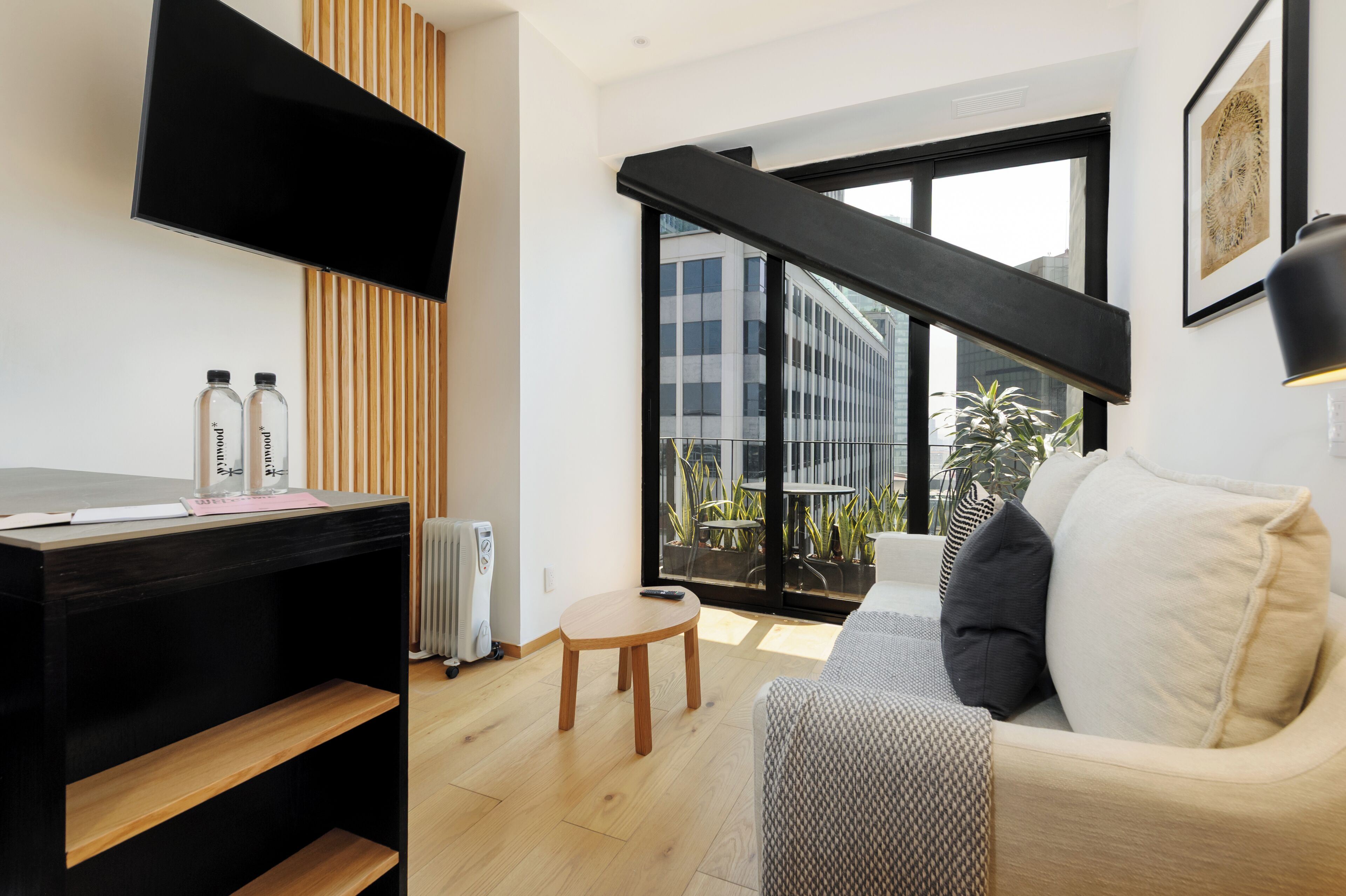 Apartment (2003) | Wohnzimmer