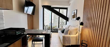Apartment (2003) | Living area