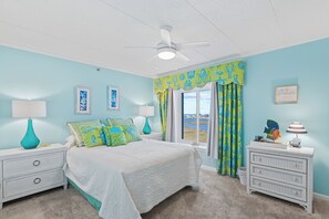 3 bedrooms, desk, WiFi, bed sheets