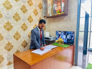 Room service – dining