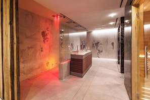 Sauna seca, banheira de hidromassagem, sauna a vapor