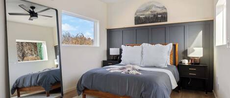 2 bedrooms, desk, iron/ironing board, free WiFi