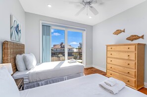 3 bedrooms, free WiFi - Dragonfly Shores - Beach View, Pet Friendly, Beach Gear Credit Included! (St George Island)