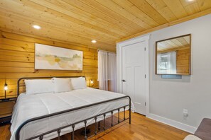 2 dormitorios, tabla de planchar con plancha, wifi gratis y ropa de cama