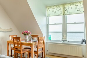 Dining - 1 Bed in Ilfracombe (oc-o30163) (Ilfracombe)