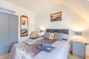 1 bedroom, free WiFi, bed sheets - 1 Bed in Ilfracombe (oc-o30163) (Ilfracombe)