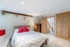 3 間睡房、免費 Wi-Fi、床單