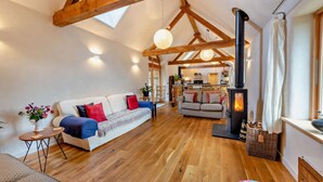 Unclassified image, 4 of 29, button - 3 Bed in Dartington (oc-b30033) (Dartington)