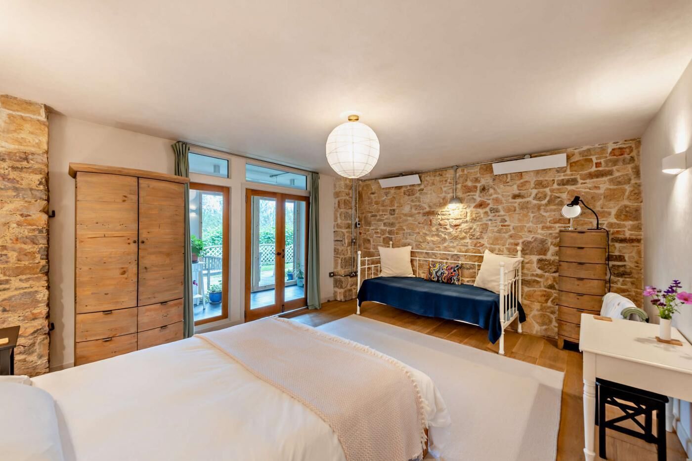 3 bedrooms, free WiFi, bed sheets