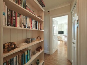 Interior - 2 Bed in Beer (oc-b30324) (Beer)