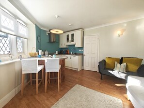 Interior - 2 Bed in Beer (oc-b30324) (Beer)