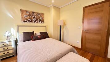 House | 4 bedrooms, iron/ironing board