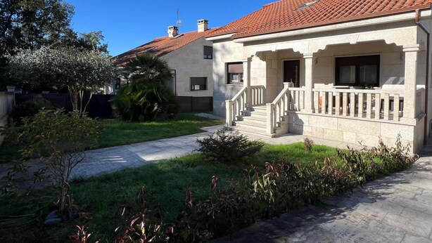House | Exterior - Holiday Home With Private Garage (Pereiro de Aguiar)