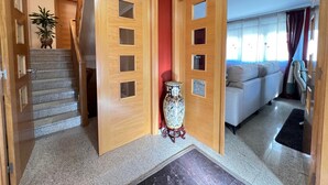 House | Reception - Holiday Home With Private Garage (Pereiro de Aguiar)