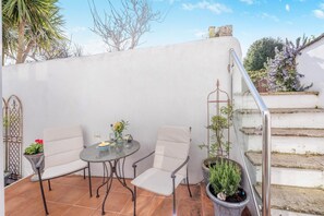 Outdoor dining - 3 Bed in Appledore (oc-t30325) (Appledore)