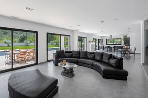 TV, DVD player, stereo, offices - Villa with heated swimming pool, spa, gym and cinema (Cuges-les-Pins)