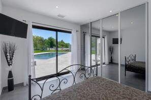 4 chambres, bureau, fer et planche Ă repasser, Wi-Fi