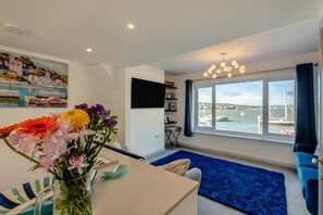 TV - 1 Bed in Teignmouth (oc-s30459) (Teignmouth)