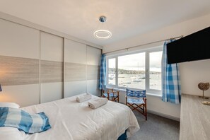 1 bedroom, iron/ironing board, free WiFi, bed sheets - 1 Bed in Teignmouth (oc-s30459) (Teignmouth)