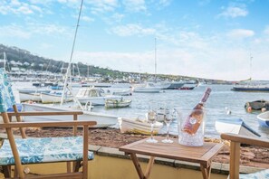 Outdoor dining - 1 Bed in Teignmouth (oc-s30458) (Teignmouth)