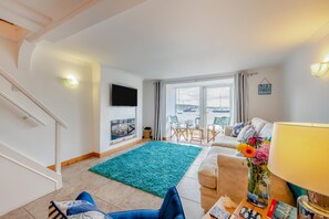 TV - 1 Bed in Teignmouth (oc-s30458) (Teignmouth)