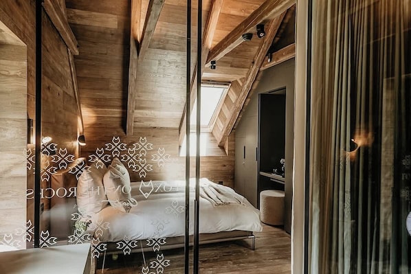 2 slaapkamers, een bureau, een strijkplank/strijkijzer, wifi