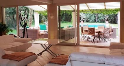 Villa, cadre idyllique et reposant avec piscine