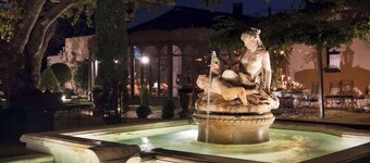 Superb suite in a villa with private pool