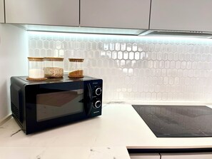 Fridge, microwave, oven, stovetop - STONE VILLA (Chayofa)
