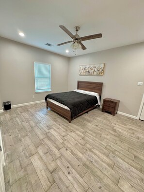 6 chambres, fer et planche à repasser, Wi-Fi, literie fournie