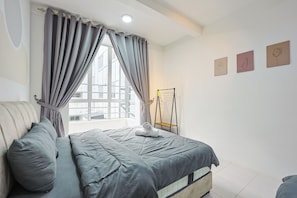 3 bedrooms, iron/ironing board, WiFi, bed sheets - Cozy 3-bedroom apartment in charming Brinchang with WiFi @Clover 1-06 (Brinchang)