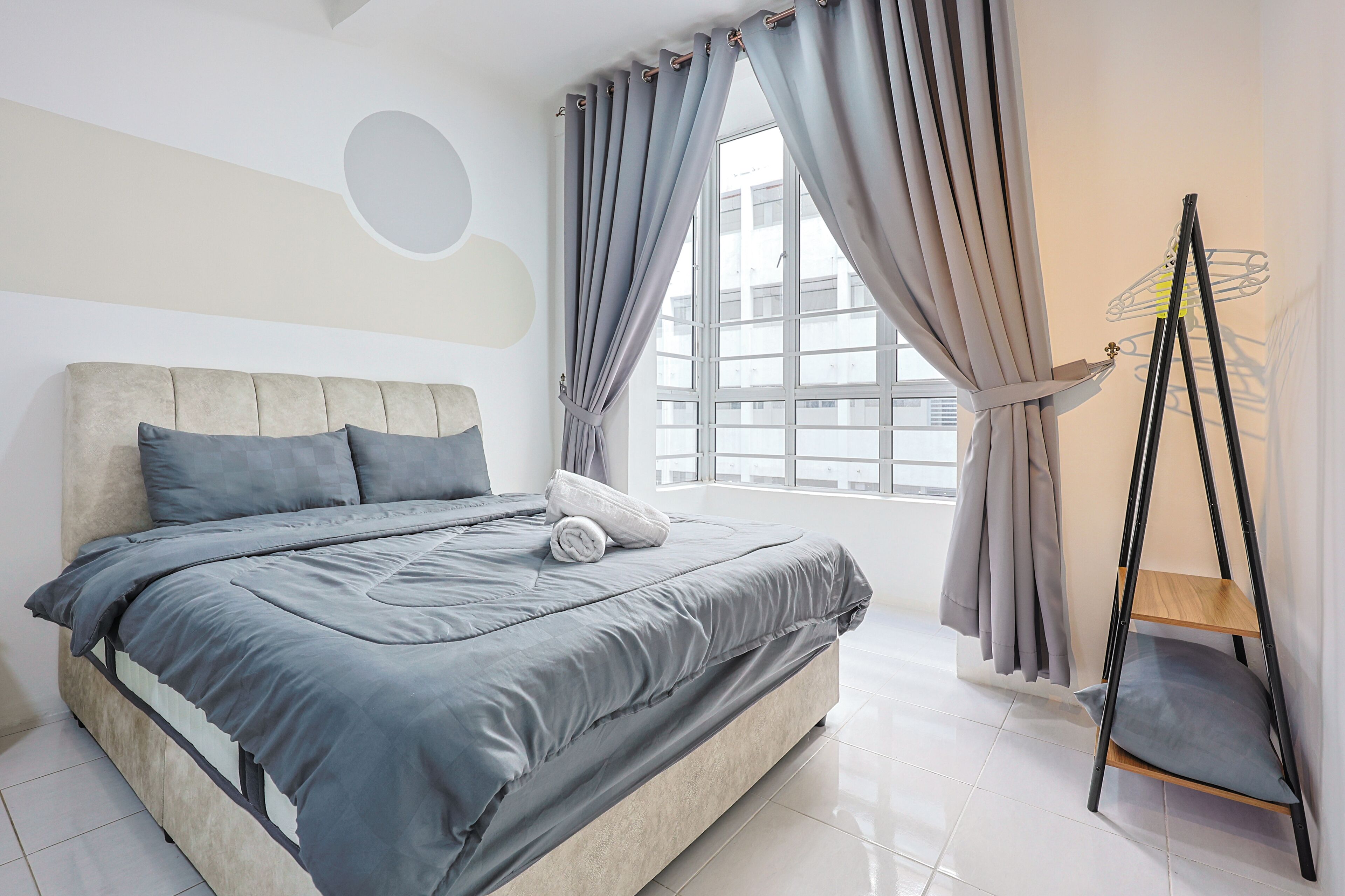 3 室のベッドルーム、アイロン / アイロン台、WiFi、ベッドシーツ