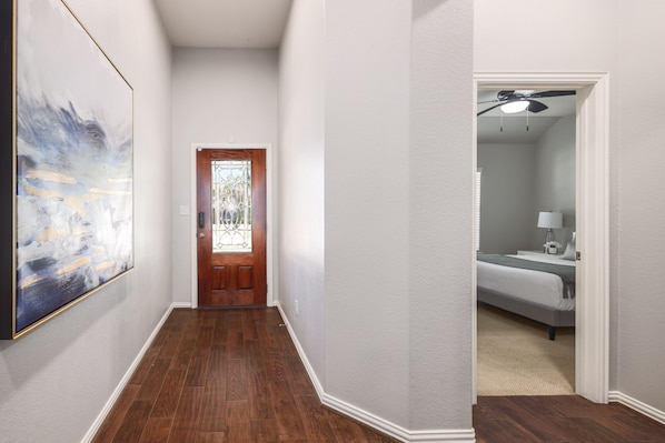 4 habitaciones, tabla de planchar con plancha y wifi gratis
