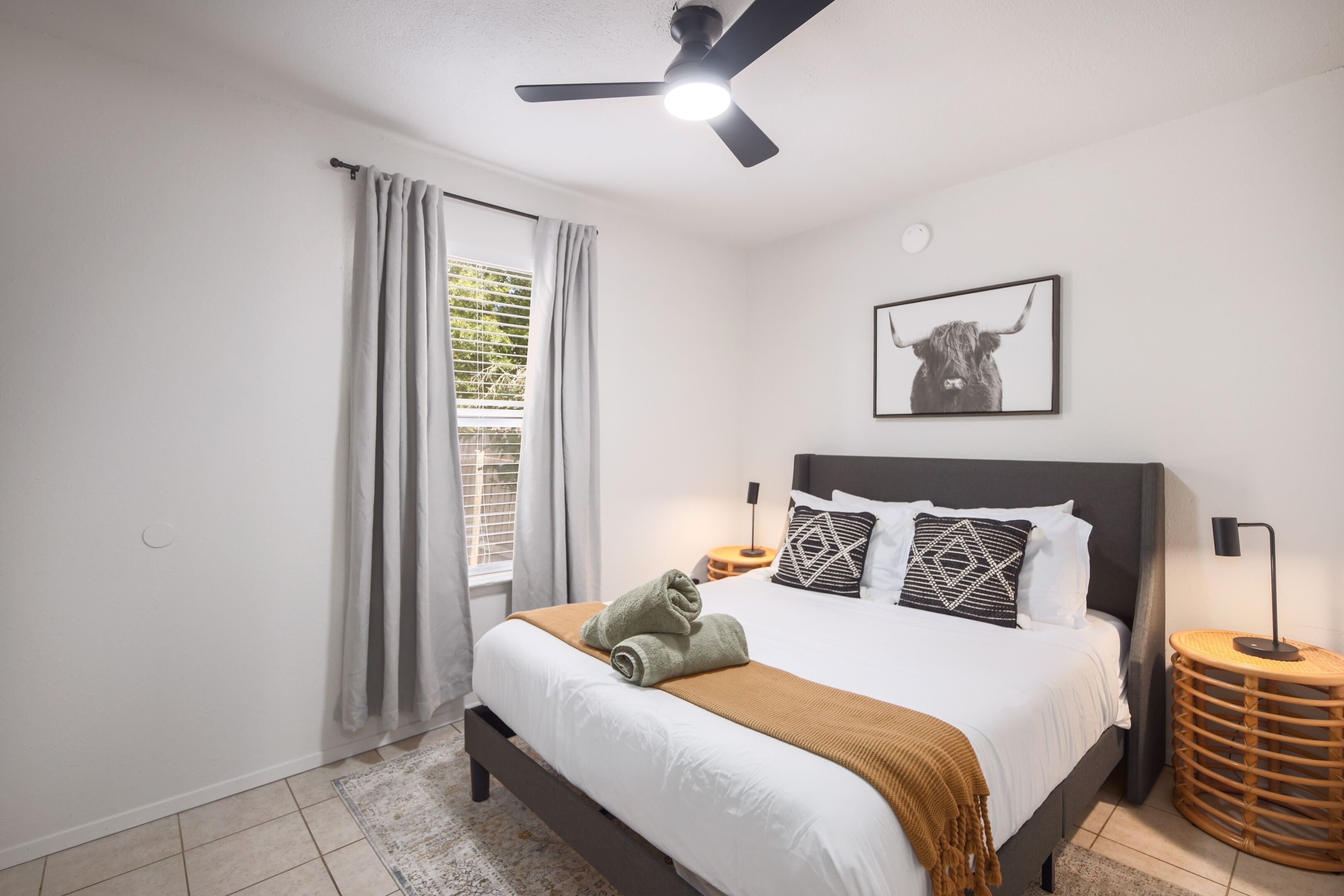 2 bedrooms, iron/ironing board, WiFi (free)
